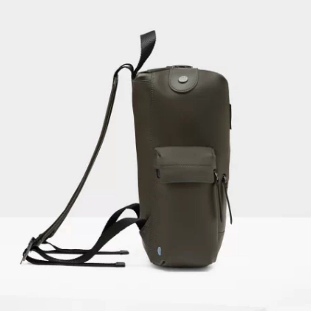 Hunter Backpack - Picture 2 of 4